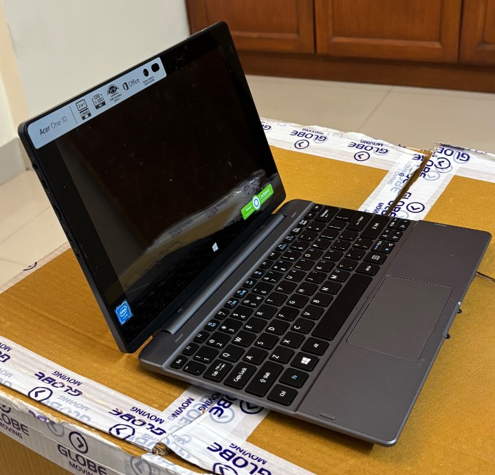 My Acer One 10 S1002